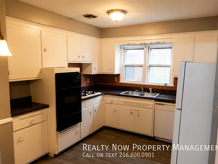 1504 Sherbrook Rd #1-1504SHERBROOK1 — Photo 3