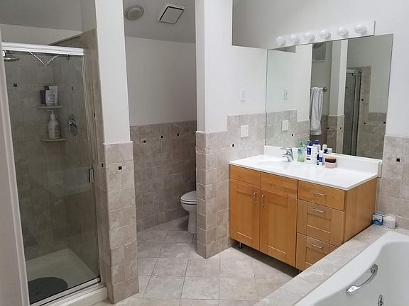 Master suite bathroom