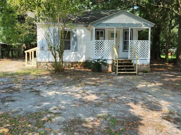 1916 13th St, Pascagoula, MS 39567