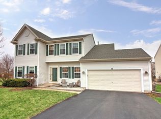 76 Old Farm Ct, Lindenhurst, IL 60046