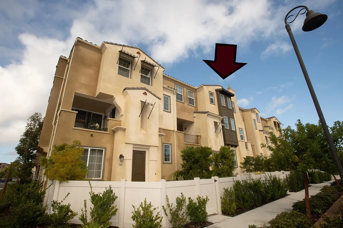 Building Photo - 1168 Via Lucero