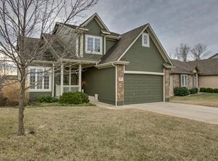 1305 NW Cottonwood Dr, Grain Valley, MO 64029