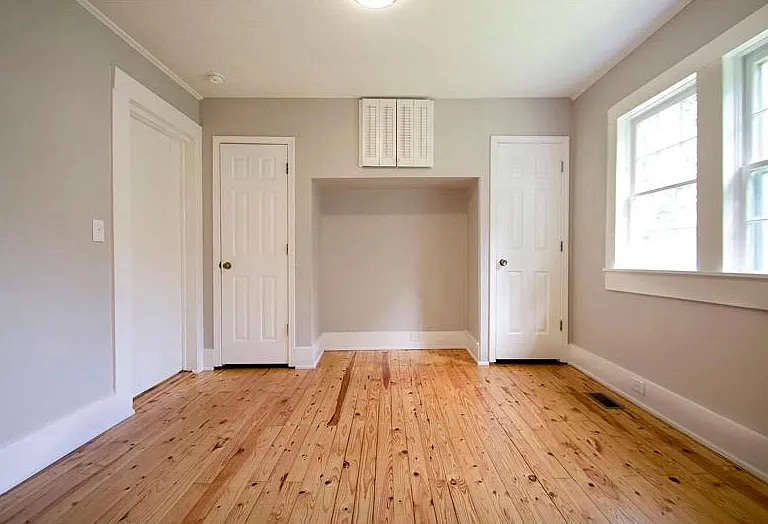 209 Moore Ave — Photo 6