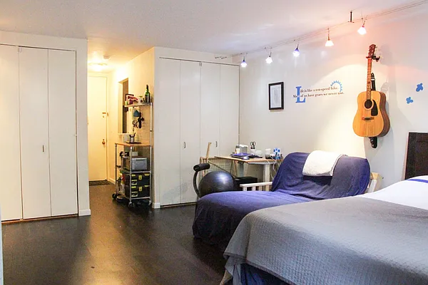 Rented by Compass | media 31