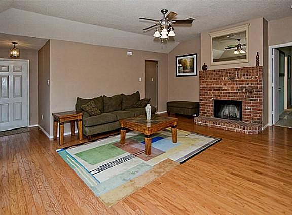 5th image of 9833 Carter Dr