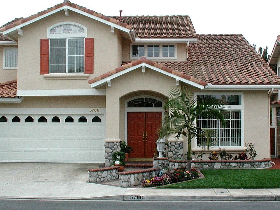 Beautiful 2-story home!