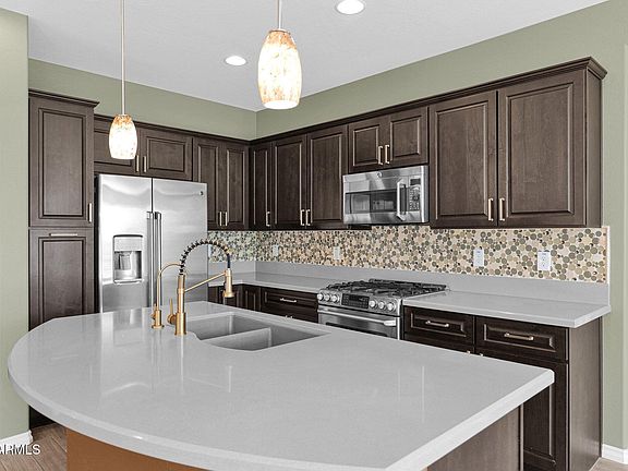 5th image of 731 E VERDE Boulevard