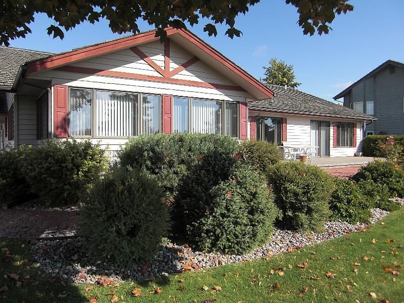 2nd image of 136 River View Dr