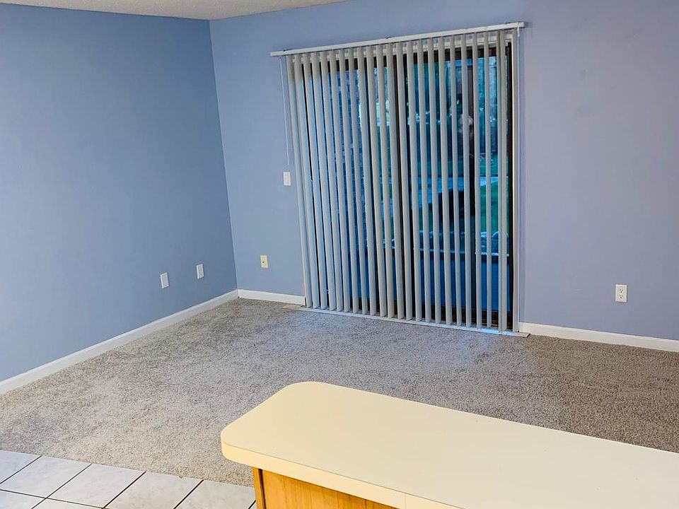 1st image of 43432 Fountain Dr