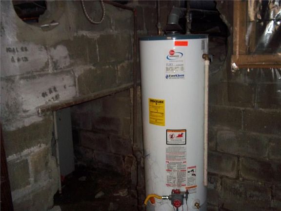 4th image of 38 N Bosart Ave