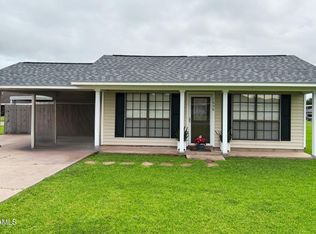 1608 E B North St, Rayne, LA 70578