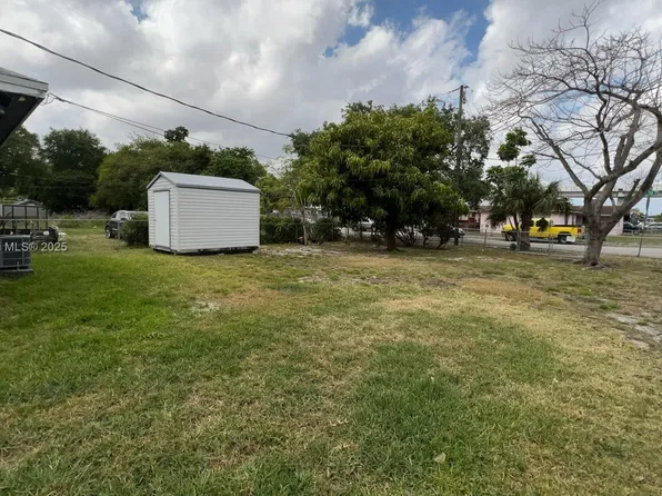 3003 NW 77th St, Miami, FL 33147