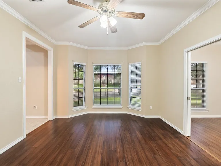 7030 Chiswick Dr — Photo 5