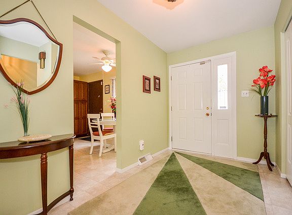 4th image of 319 Terry Ln