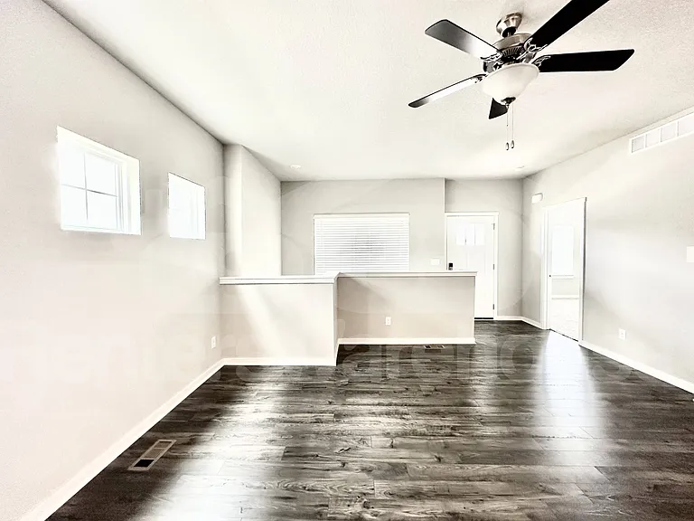 2310 SW Plaza Pkwy — Photo 3