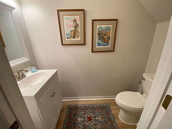 Powder room 