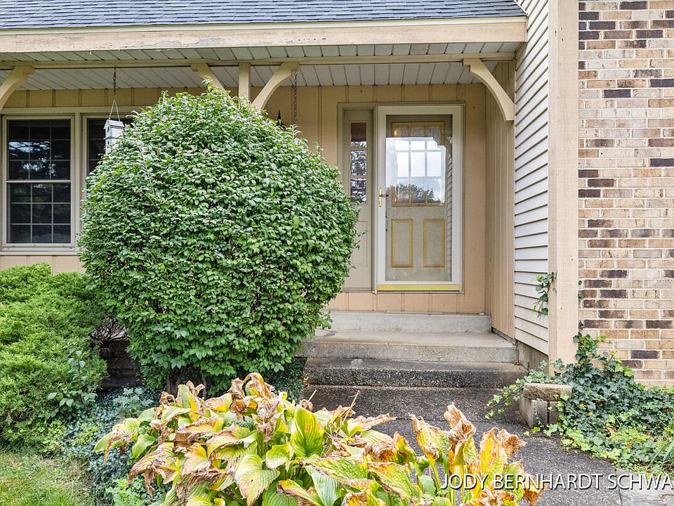 2948 Woodsboro Dr NE, Grand Rapids, MI 49525 Zillow