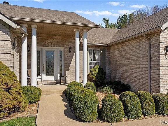 2nd image of 33 W Southcrest Cir