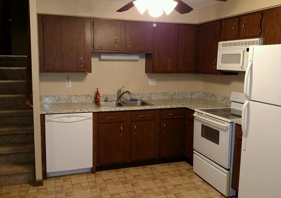 2nd image of 6421 Rosebelle Ave