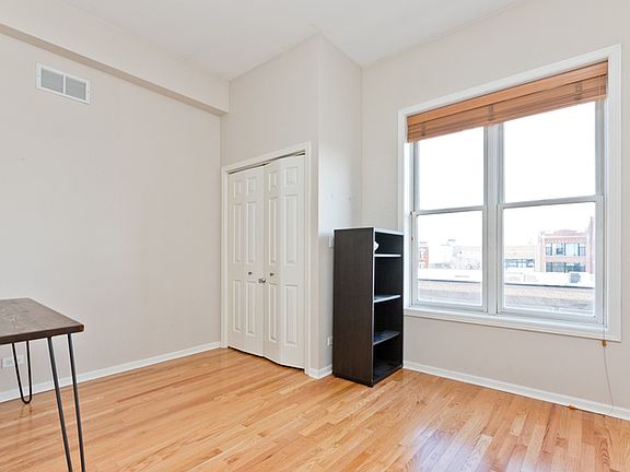 3rd image of 1317 N Wicker Park Ave APT 2R