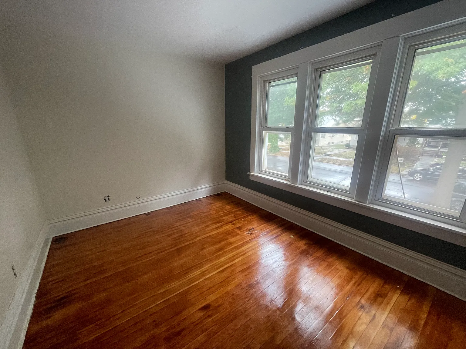 6 bed, $3,750 — Photo 3