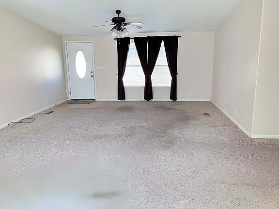 3rd image of 2411 Avery Ln