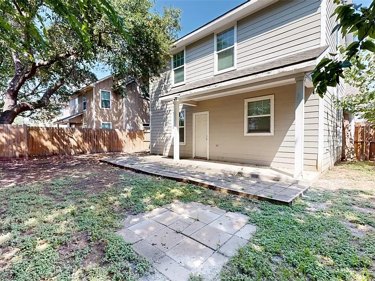 205A Sterling St — Photo 35