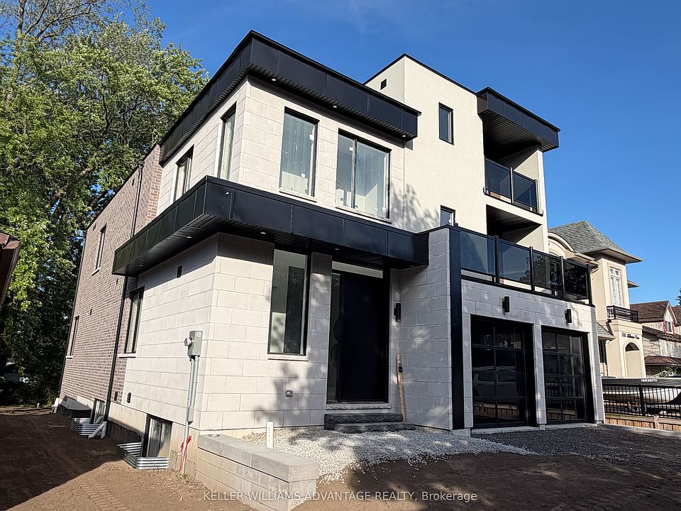 1st image of 711 Hillview Cres