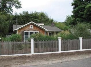 8 Charles Ct, East Patchogue, NY 11772