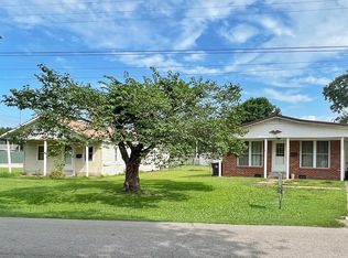 908 NE 2nd St, Walnut Ridge, AR 72476