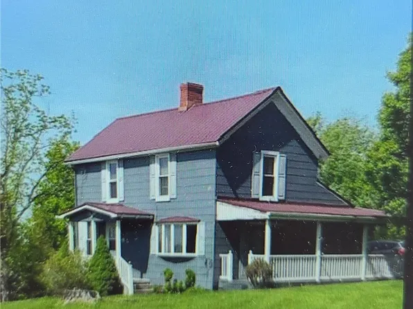32 Market St, Mount Pleasant, OH 43917