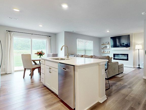 5th image of 2594 Anne Ln