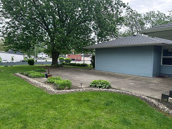5th image of 7595 Washington Ct