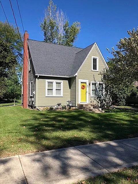 89 Carrie St photo 1