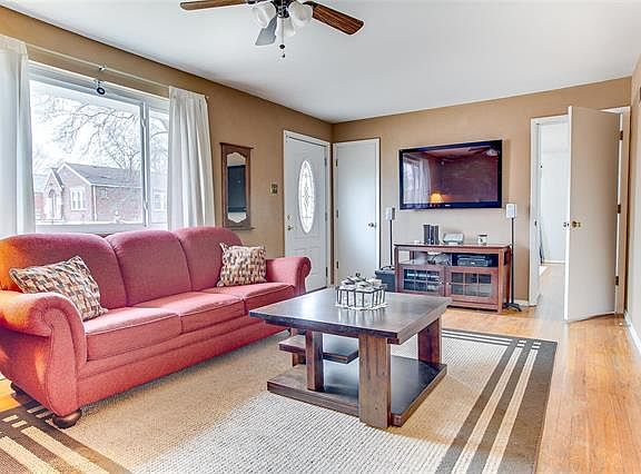 2nd image of 676 Bellsworth Ct