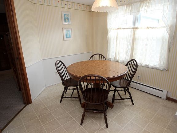 5th image of 57 Bathurst Dr
