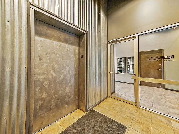 2nd image of 626 W Randolph St Unit 403