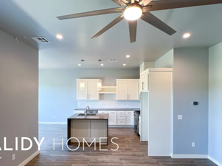 435 Remington Ave — Photo 9