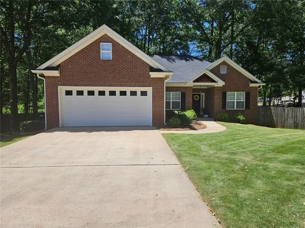 6788 Oakhurst Ct, Douglasville, GA 30134