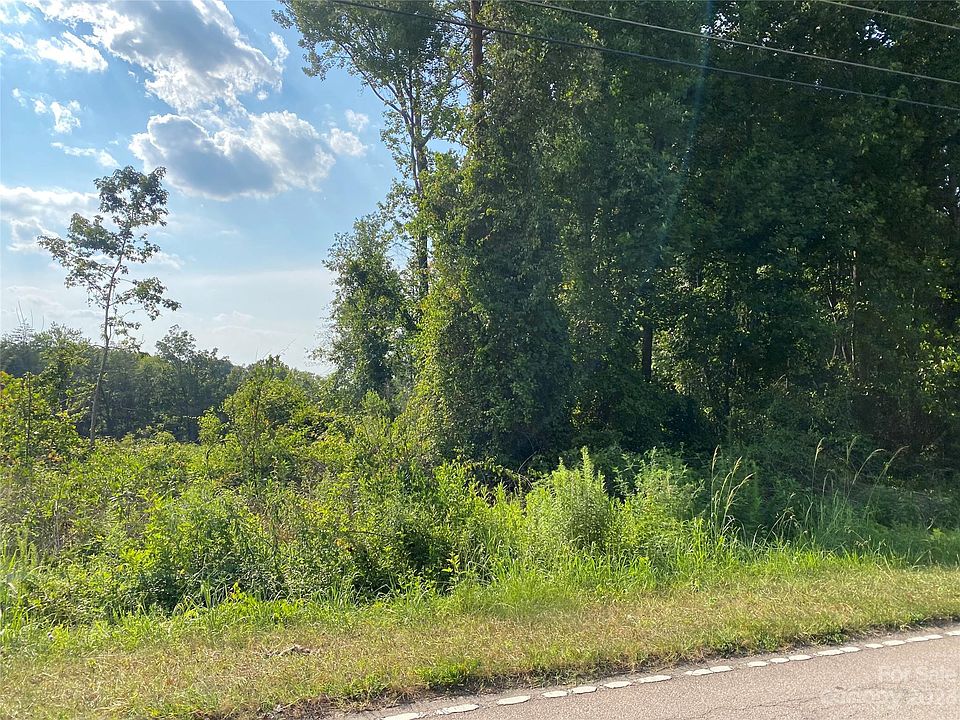 2nd image of 1075 Dunns Mountain Rd