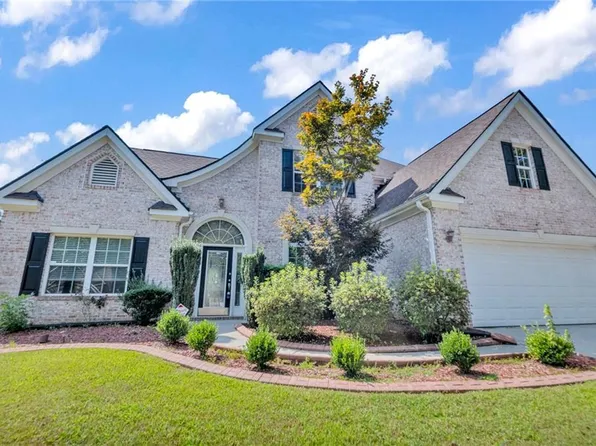 7964 Larksview Dr, Fairburn, GA 30213