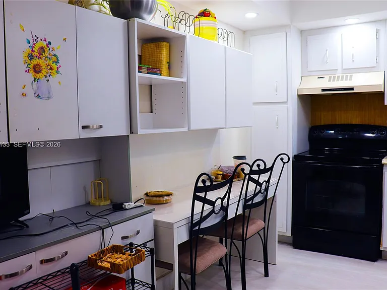 900 Saint Charles Pl #316 — Photo 21