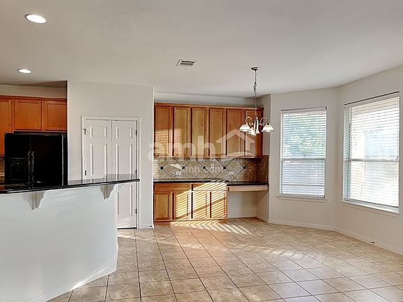 5th image of 2227 Settlers Park Loop