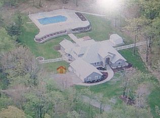 1213 Pocono Heights Rd, Tobyhanna, PA 18466