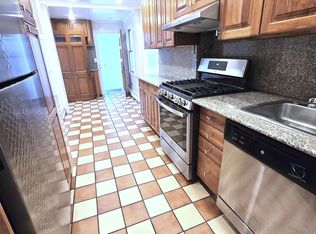 25-20 Ditmars Blvd #2, Astoria, NY 11105