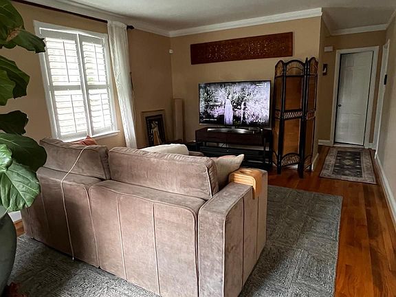4th image of 4027 Deepwood Rd