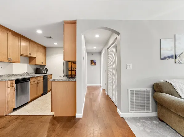432 Abbott Farm Lane #432, Hudson, NH 03051