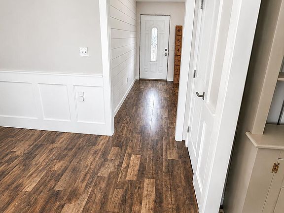 5th image of 1140 Mineral Springs Dr