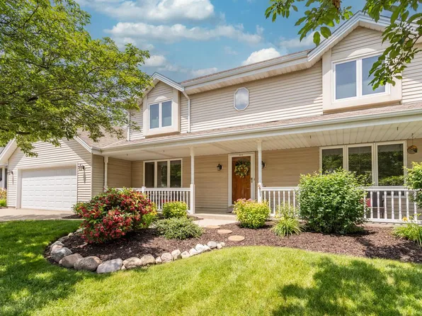 2912 Willard LANE, Waukesha, WI 53188
