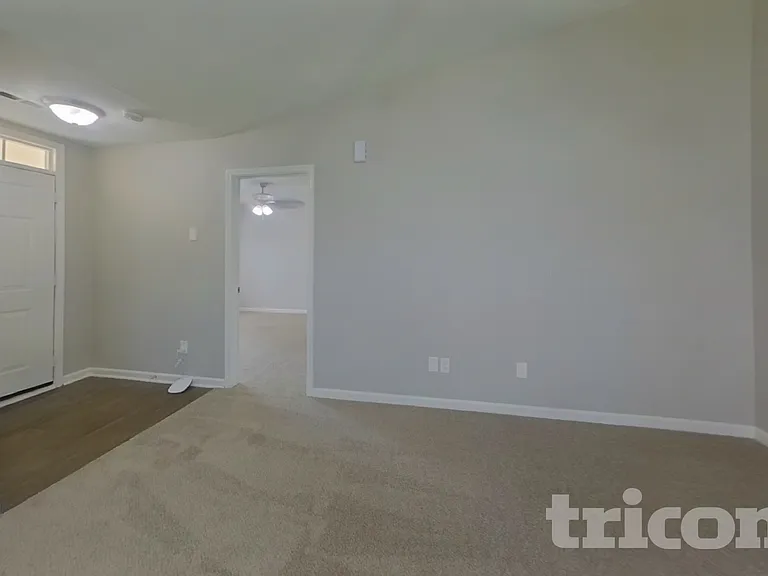 6129 Whispering Brook Ct — Photo 2